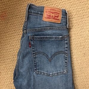 Levi’s wedgie skinny jeans, size 26
